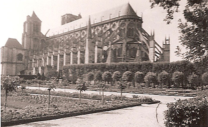 cathédrale de Bourges vue des jardins de l'archevêché